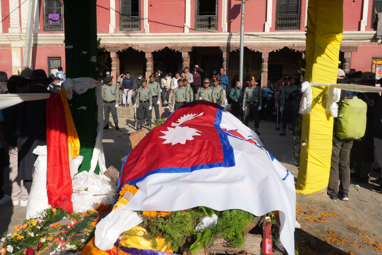 पहिलो सगरमाथा आरोहणका अन्तिम साक्षी कान्छा शेर्पाको राष्ट्रिय सम्मानका साथ अन्त्येष्टि